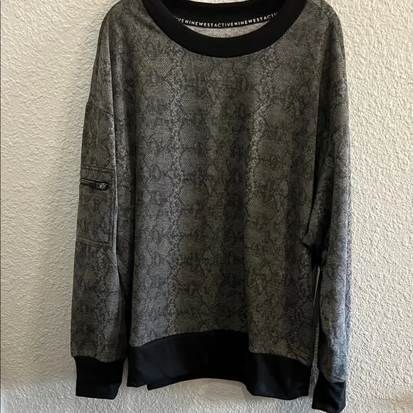 Nine West Grey Snake Print Sweatshirt Size 1X NWT - Picture 1 of 5